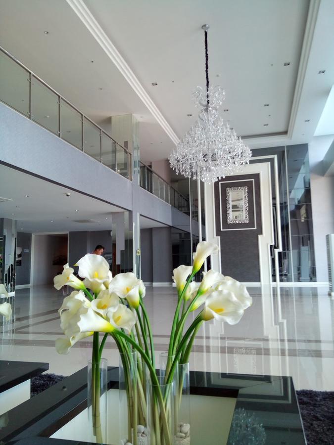 Educity Apartment Princeton - Jusuf Surabaya Exteriör bild